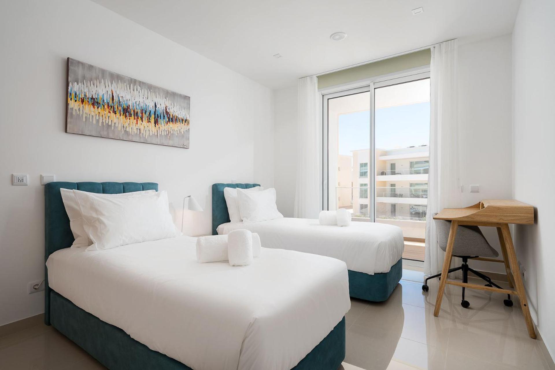 Marina View 2 With Pool By Homing Lagos